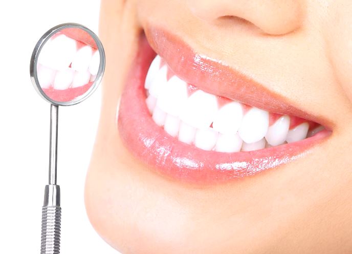 О кажущейся простоте домашнего отбеливания зубов