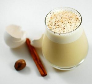 Горячие напитки с молоком: 5 удивительных рецептов