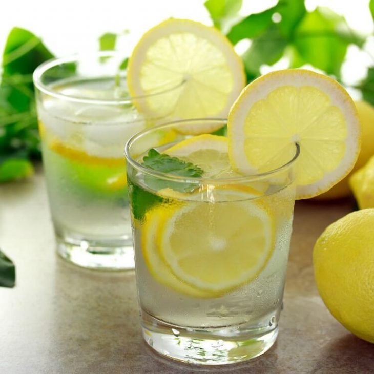 Как лимонная вода способна повлиять на наш организм?