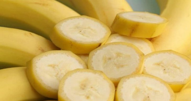 Оказывается, одно из самых лучших решении для избавления от морщин, это банан, вот 4 проверенных женщинами рецептa