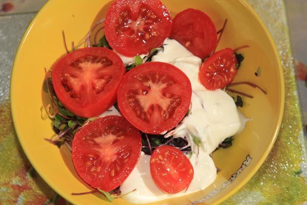 Как легко и быстро вырастить кресс-салат на подоконнике