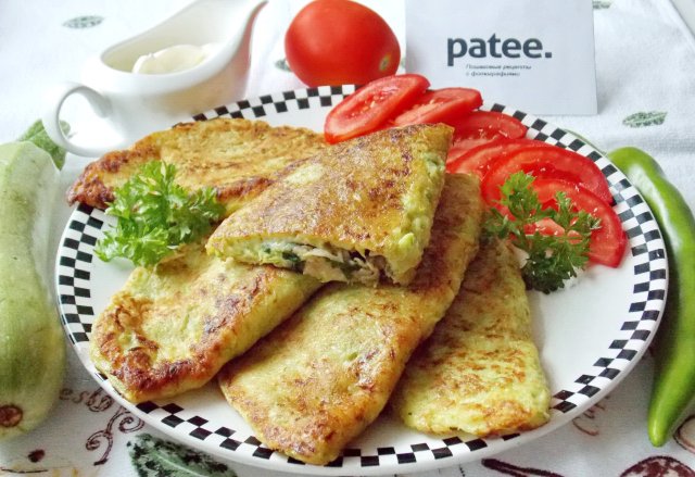Кабачковые чебуреки с фаршем: 3 рецепта