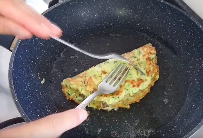 Кабачковые чебуреки с фаршем: 3 рецепта