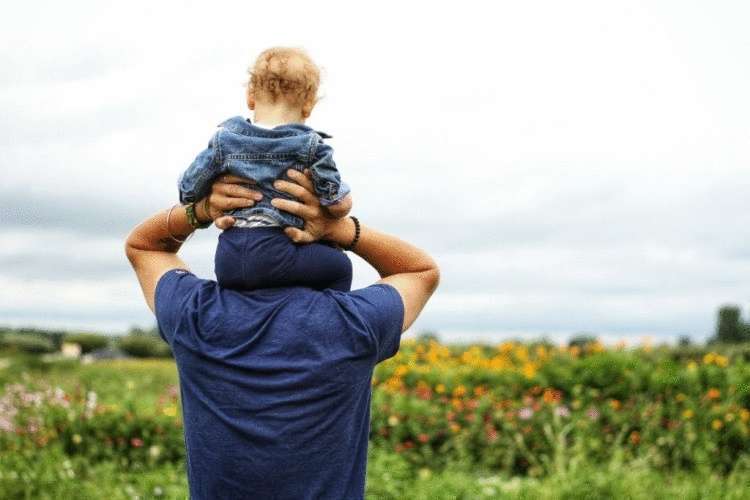Отцовские гены: какие особенности могут передаться малышу
