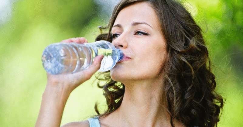 Сколько воды нужно пить в день, чтобы быть здоровым и не перегружать почки