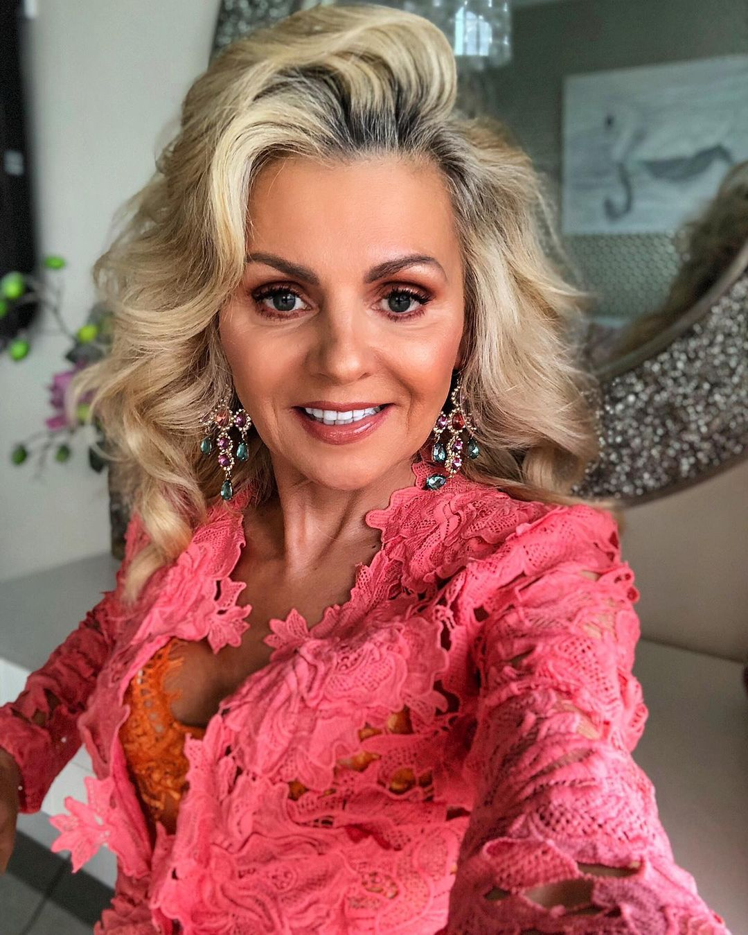 Какие волосы старят: 5 неудачных причесок для зрелых женщин