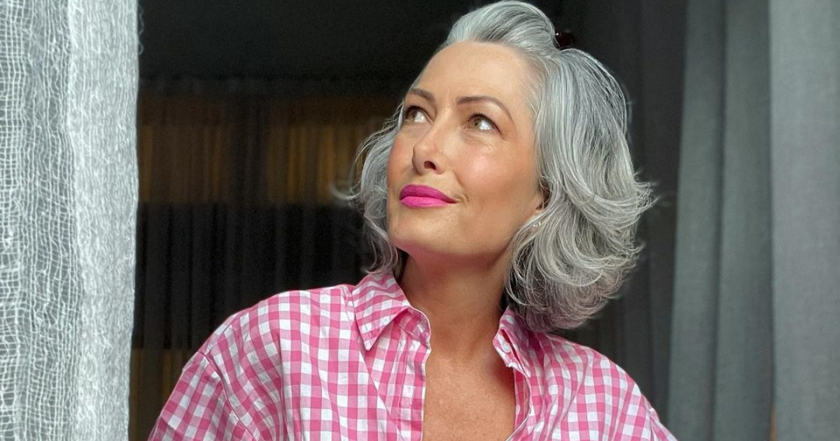 Как цвет помады меняет женщину после 50 лет. Оттенки, которые молодят и которые старят