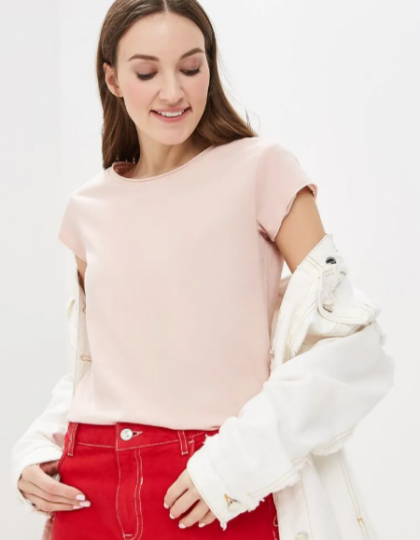 8 идеальных базовых футболок, которые можно носить по-разному каждый день