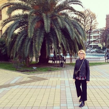 Эвелина Хромченко показала 6 нарядов, как выглядеть стильно в черных брюках