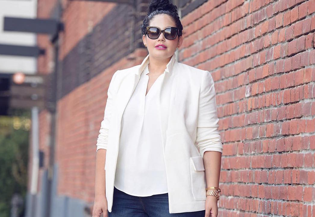 5 идеальных блузок, которые скроют лишнее и подчеркнут нужное