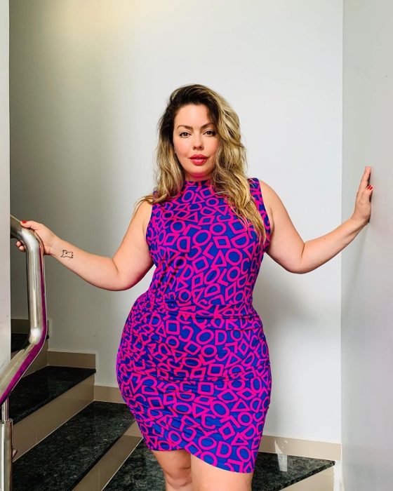 5 неудачных платьев, в которых полный животик заметен всем вокруг