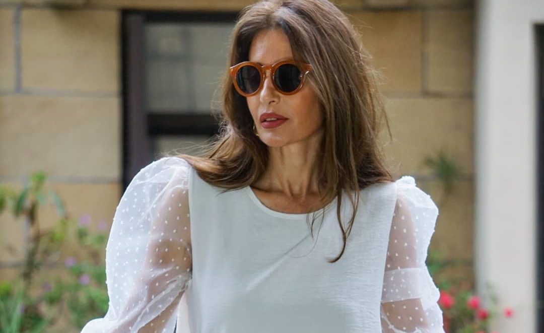 5 цветов одежды, в которых женщина за 50 выглядит моложе своих лет