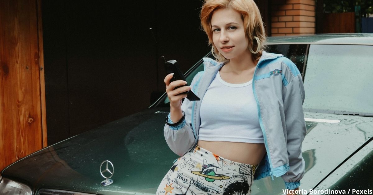 6 вещей, которые в 90-х носили все, а сейчас за такую моду стыдно