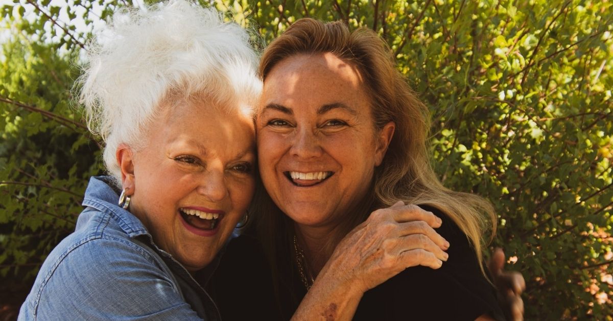 На зрелых женщинах смотрится нелепо: 6 средств косметики, которыми мало кто умеет пользоваться