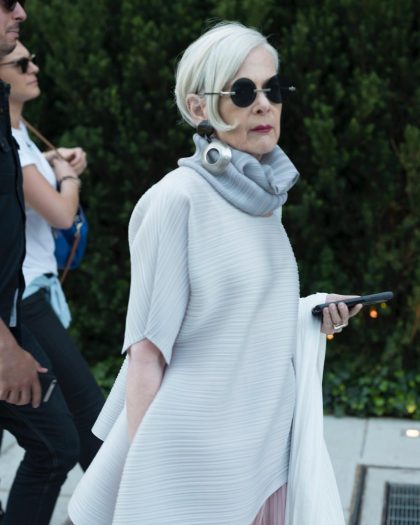 4 пары серег, носить которые после 60 — дурной тон