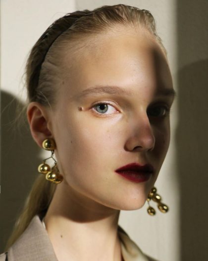 5 хитростей с волосами, чтобы выглядеть так же дорого, как после элитного салона красоты