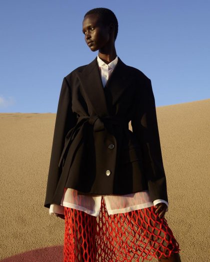 5 модных брендов, которые можно купить один раз и носить годами. Их одежда — вне времени