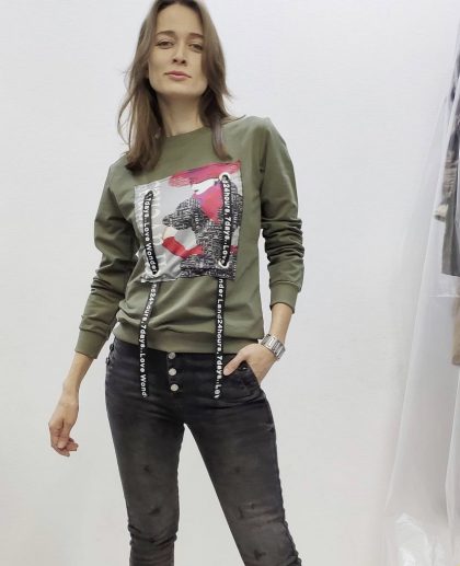 5 неожиданных вещей в гардеробе, которые выдают женщину в возрасте раньше любых морщин