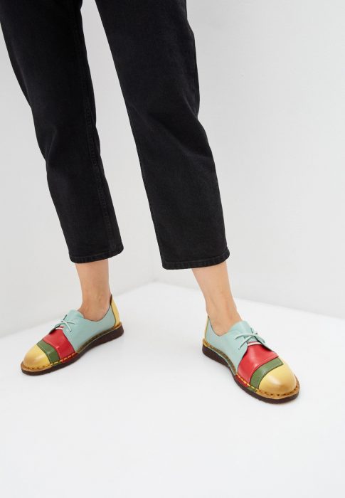 5 пар обуви, которые превращают элегантную даму 50+ в уставшую от жизни тетю