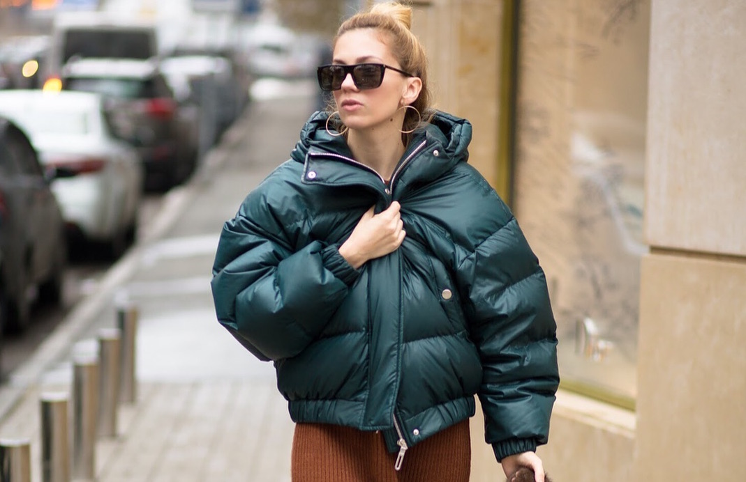 5 вариантов верхней одежды, которая полнит и худых женщин