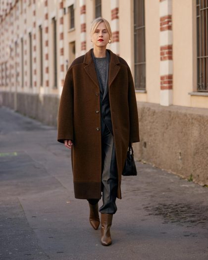 5 вариантов верхней одежды, которая полнит и худых женщин