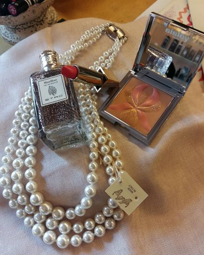 5 женских ароматов, которые притягивают мужчин лучше, чем глубокое декольте