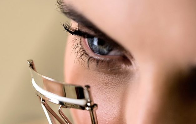 6 способов накрасить ресницы так, будто вы их нарастили