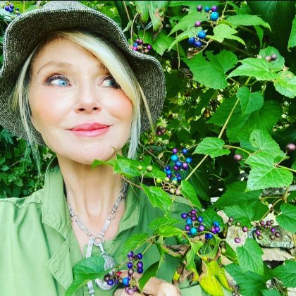 6 стильных женщин 60+, которые выглядят моложе цифр в паспорте