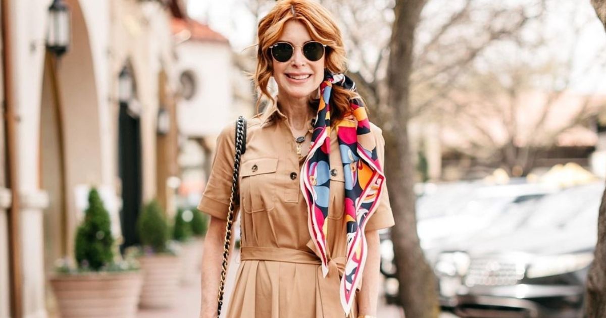 Как 50-летней женщине носить платок, чтобы выглядеть не как бабушка. Показывает модница из Германии