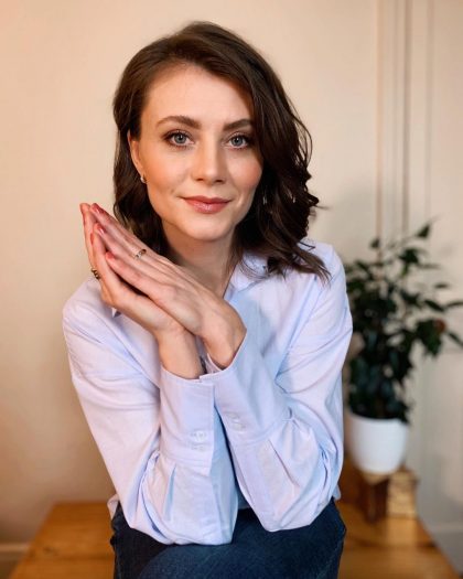 Какие 5 признаков во внешности расскажут, что перед вами скромная женщина