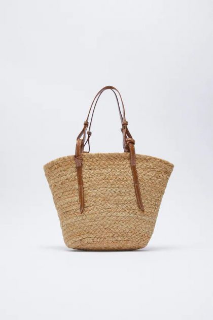 Какую сумку купить после 50, чтобы выглядеть элегантно: 5 бюджетных моделей